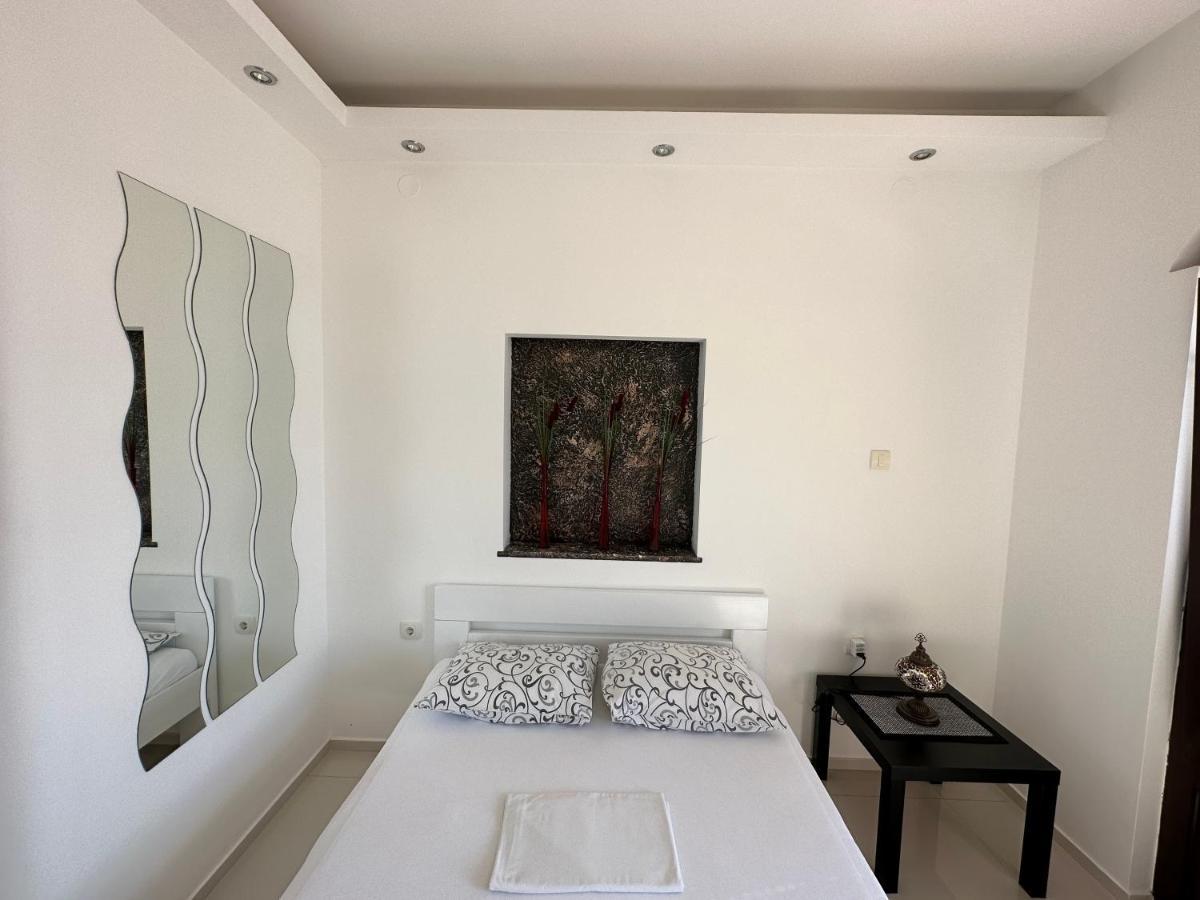 Accommodation Tomcuk โกตอร์ ภายนอก รูปภาพ
