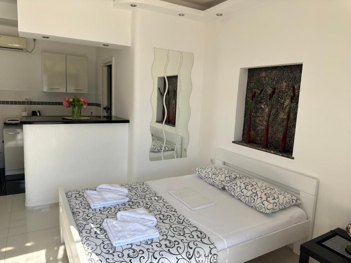 Accommodation Tomcuk โกตอร์ ภายนอก รูปภาพ