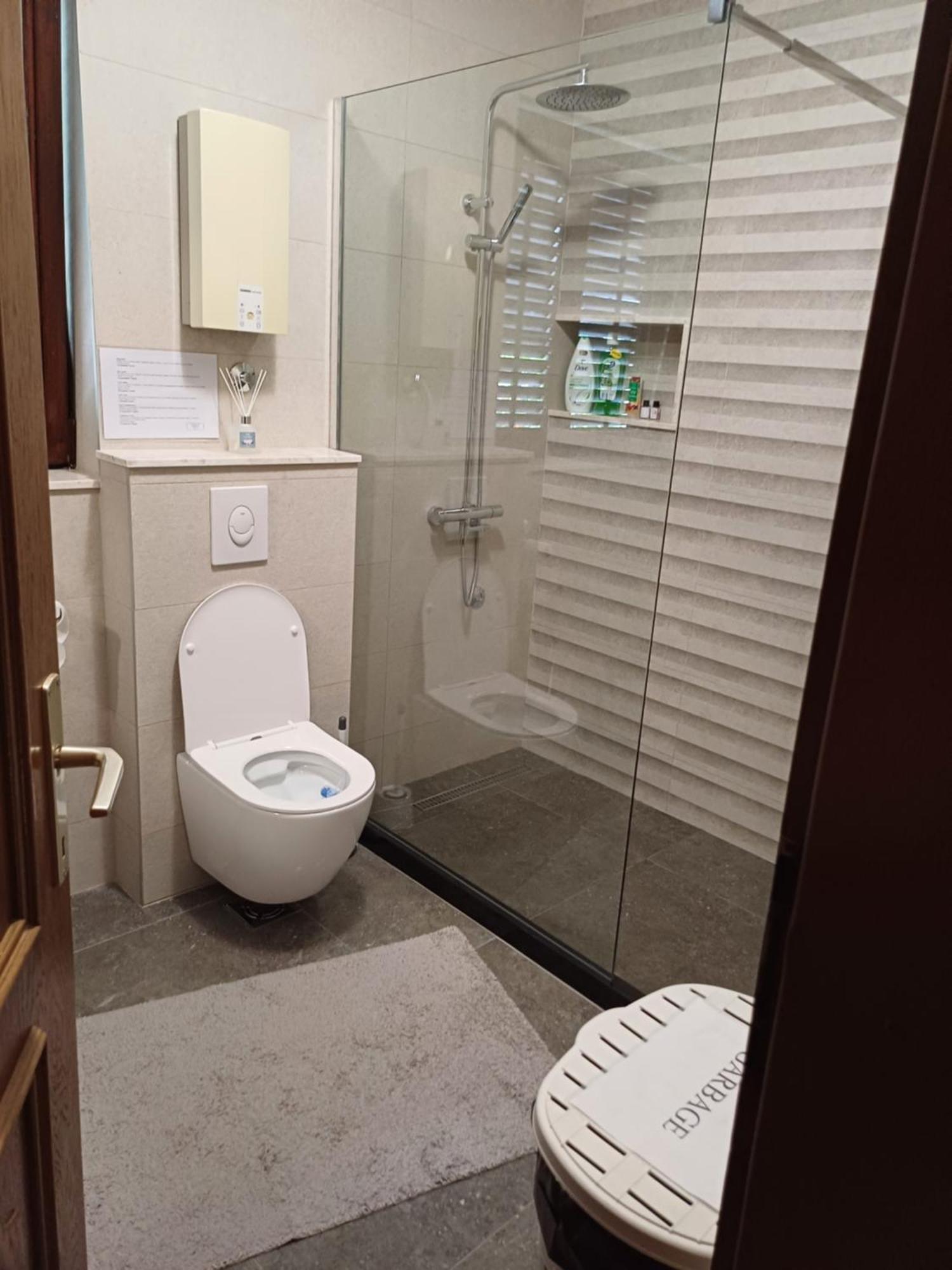 Accommodation Tomcuk โกตอร์ ภายนอก รูปภาพ