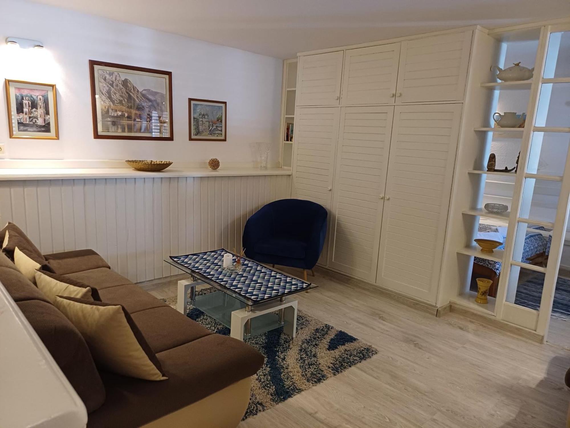 Accommodation Tomcuk โกตอร์ ภายนอก รูปภาพ