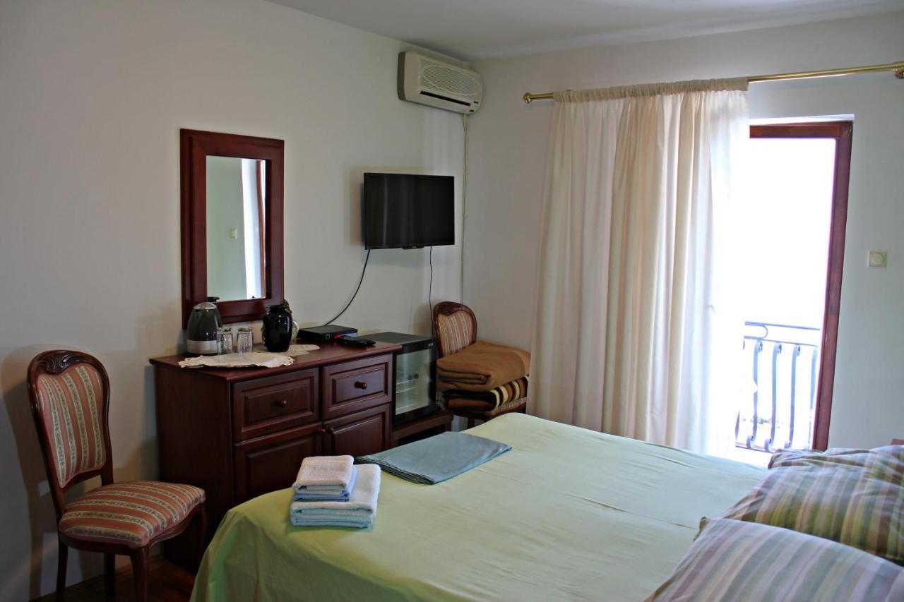 Accommodation Tomcuk โกตอร์ ห้อง รูปภาพ